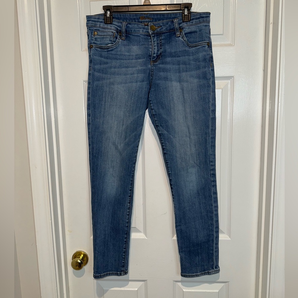 Kut from the Kloth Blue Skinny Jeans. Size 8